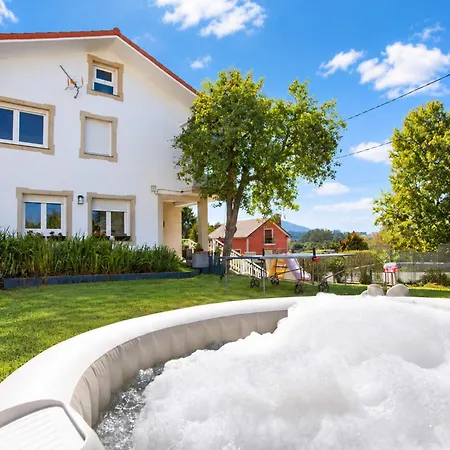 Casa de Férias Casa En La Playa, Con Jardín, Jacuzzi Y Barbacoa Porto do Son